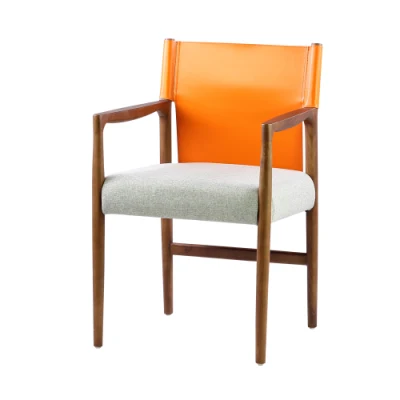 Кресло из светло-серой ткани с деревянной рамой, обеденное кресло с спинкой из полиуретана для использования в ресторане
